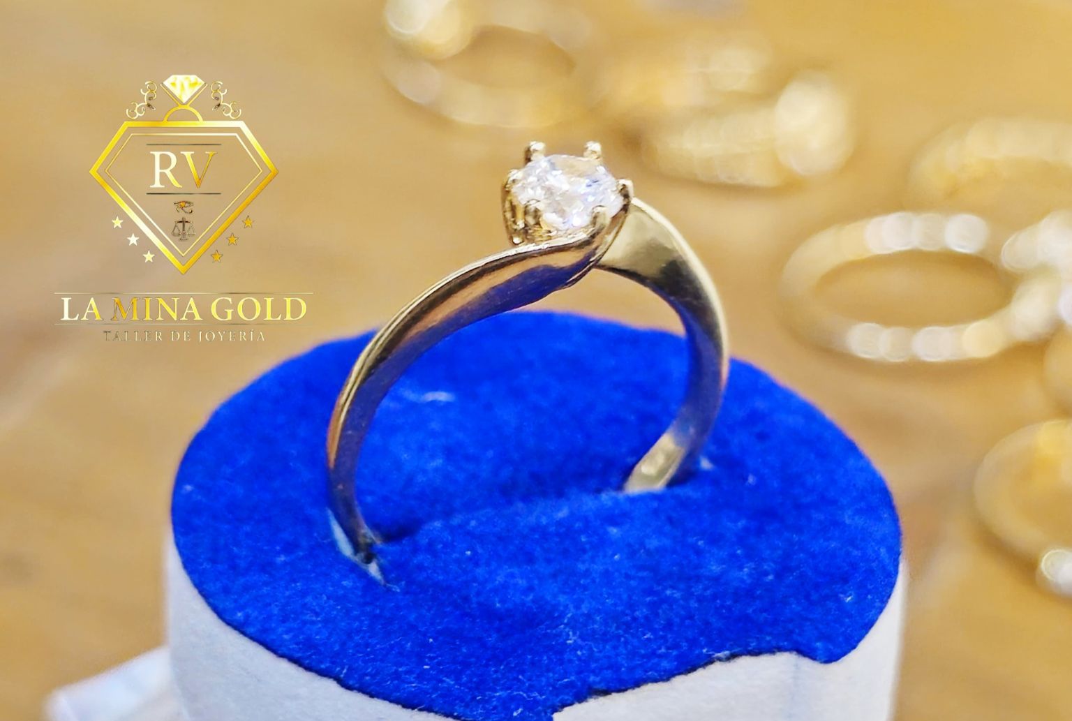 ANILLO SOLITARIO CON CIRCON, ORO 18K